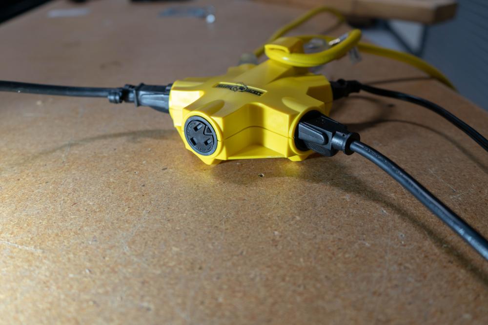 ADAPTER, 5 OUTLET YELLOW BLISTER